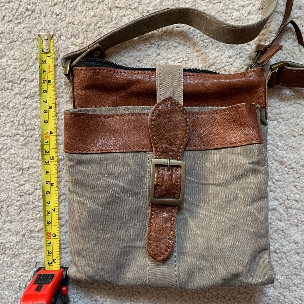 Crossbody purse